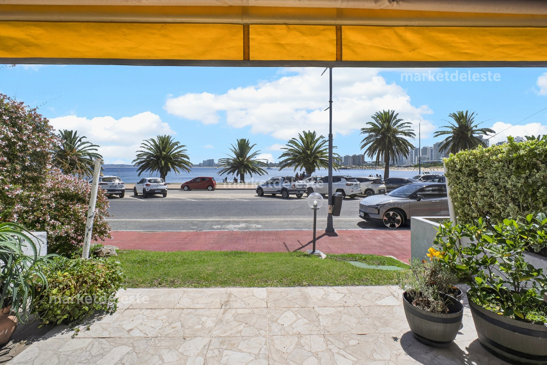 APARTAMENTO EN VENTA 3 DORMI. RECICLADO EN PLAYA MANSA