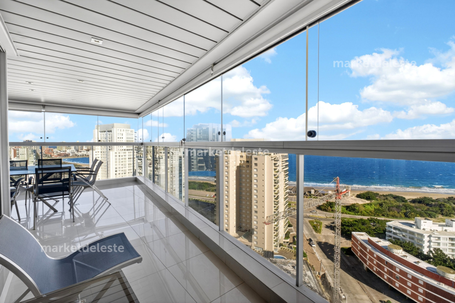 MIAMI BOULEVARD I - 3 DORM PISO ALTO