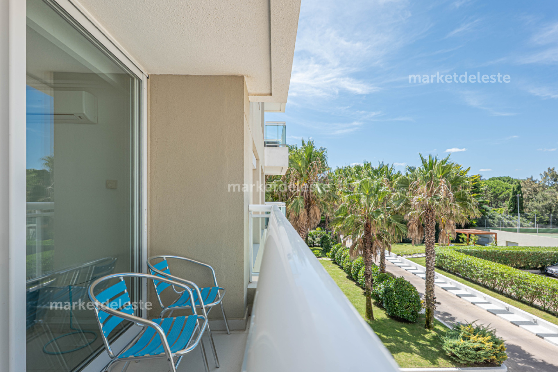 CRUCEROS UN DORMITORIO