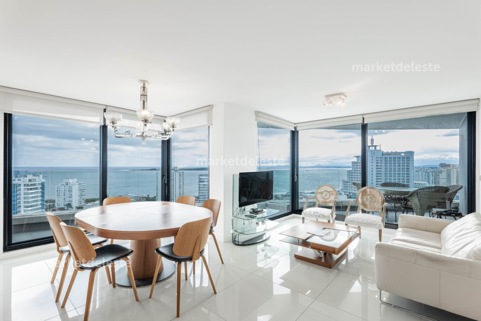 ARTOWER 3 SUITES - PISO ALTO