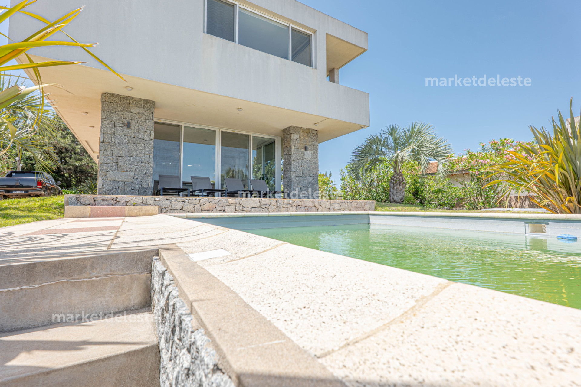 CASA EN VENTA 50M DEL MAR