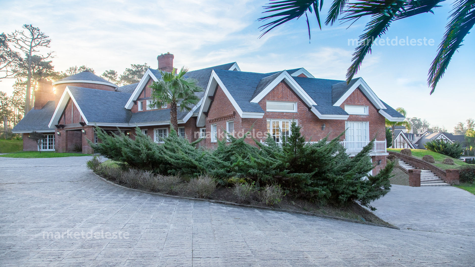 GOLF STYLE - MEGA MANSION