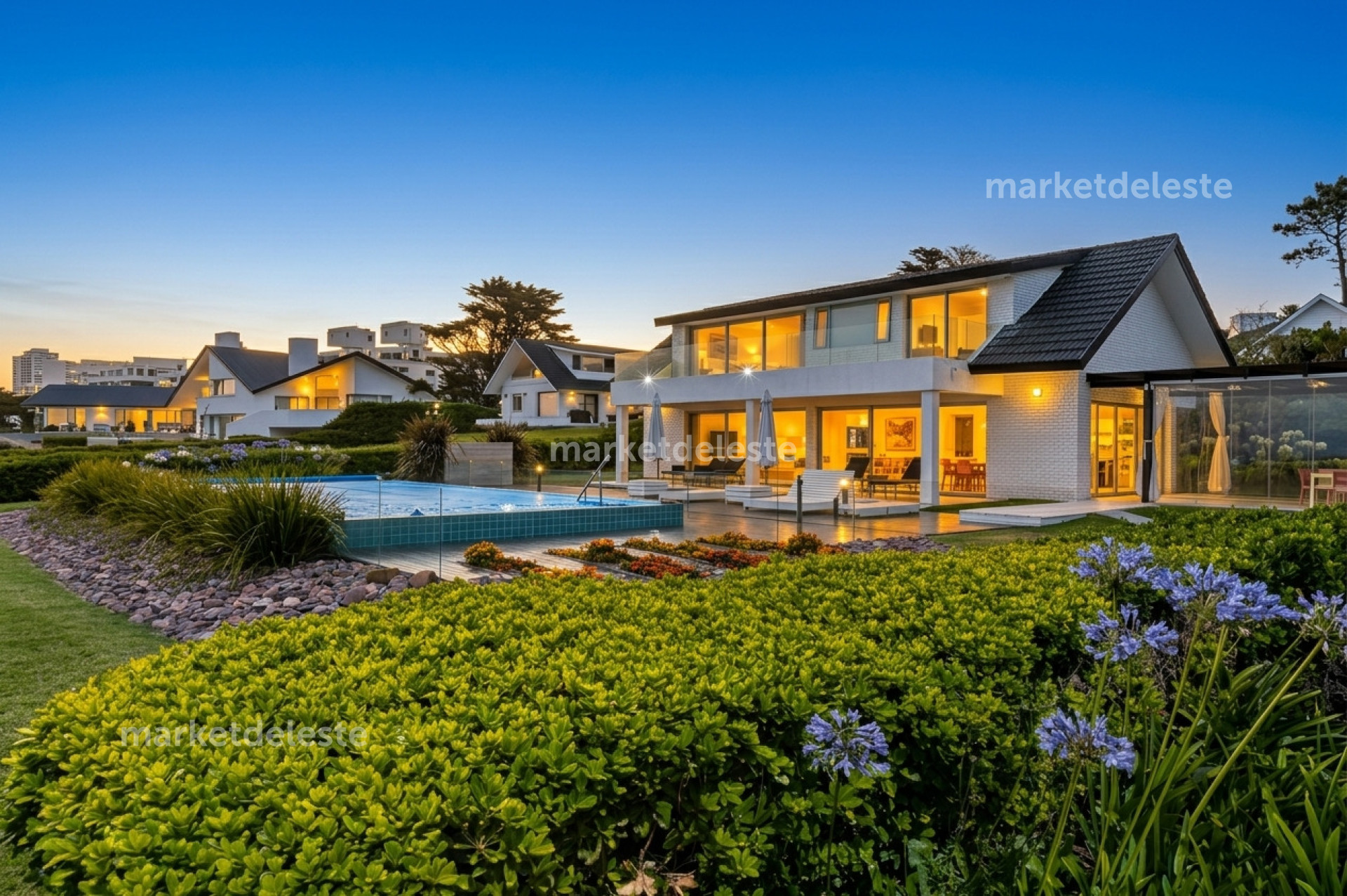 CASA FRENTE AL MAR EN PLAYA BRAVA