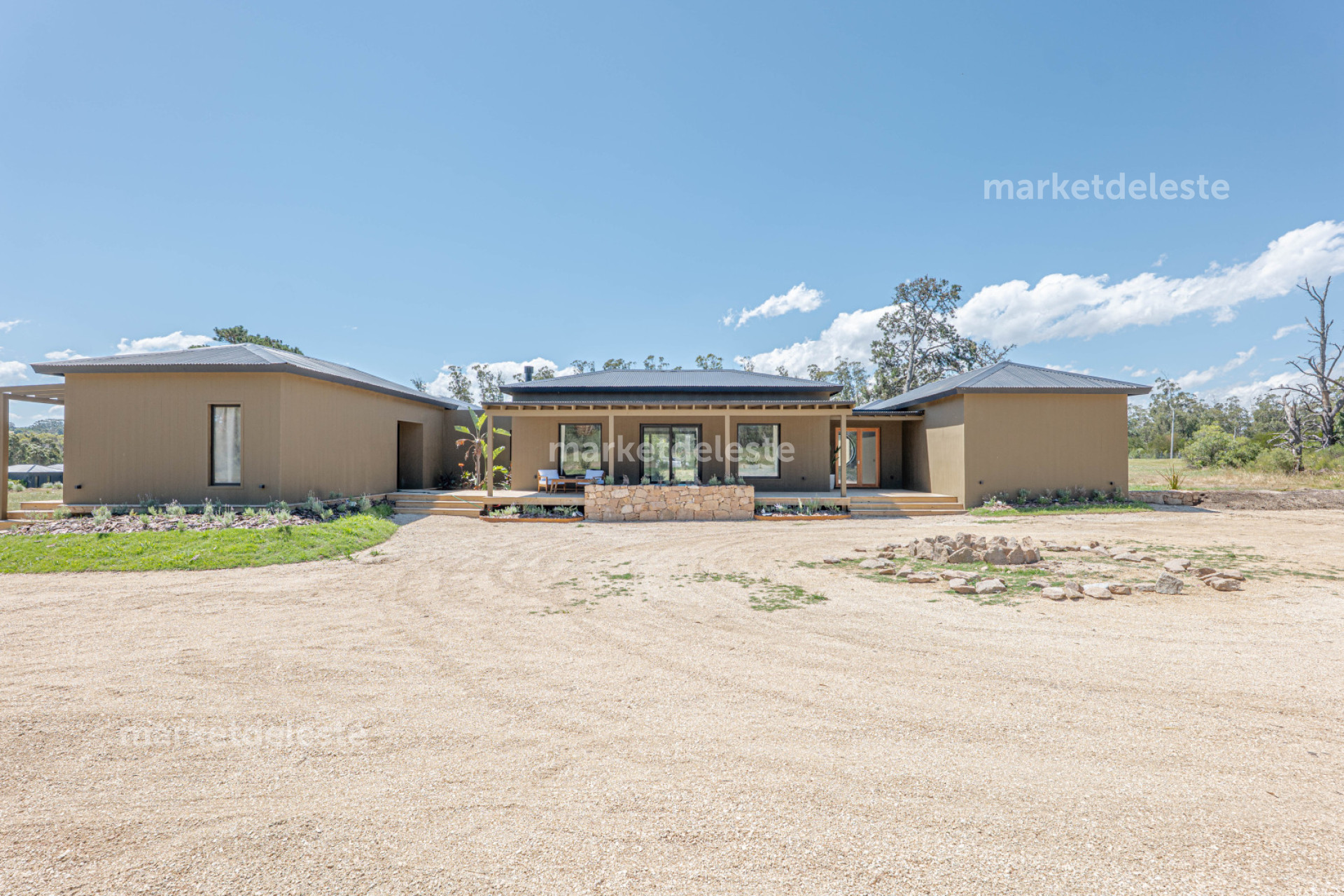 CASA A ESTRENAR EN BARRIO PRIVADO PUERTO QUETZAL-LA BARRA EN VENTA Y ALQUILER