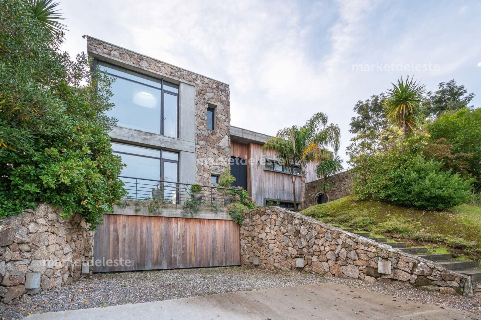 LA ARBOLADA - ARQUITECTURA PURA