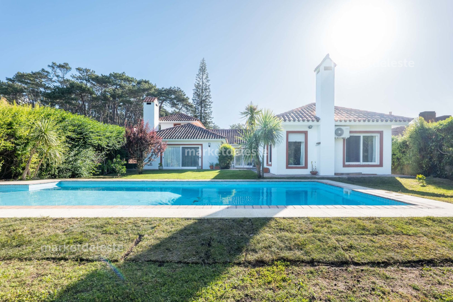 CASA EN VENTA 4 DORM. EN SAN RAFAEL