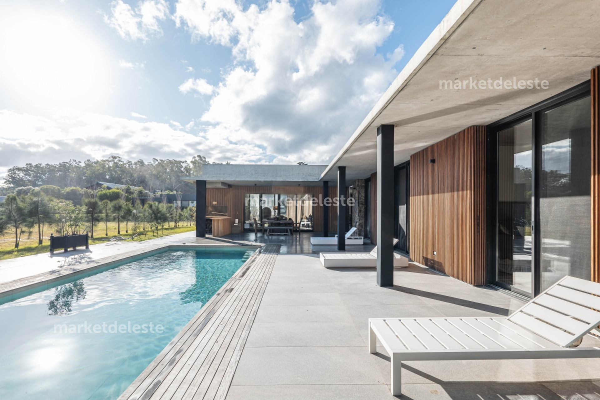 CASA EN BARRIO PRIVADO