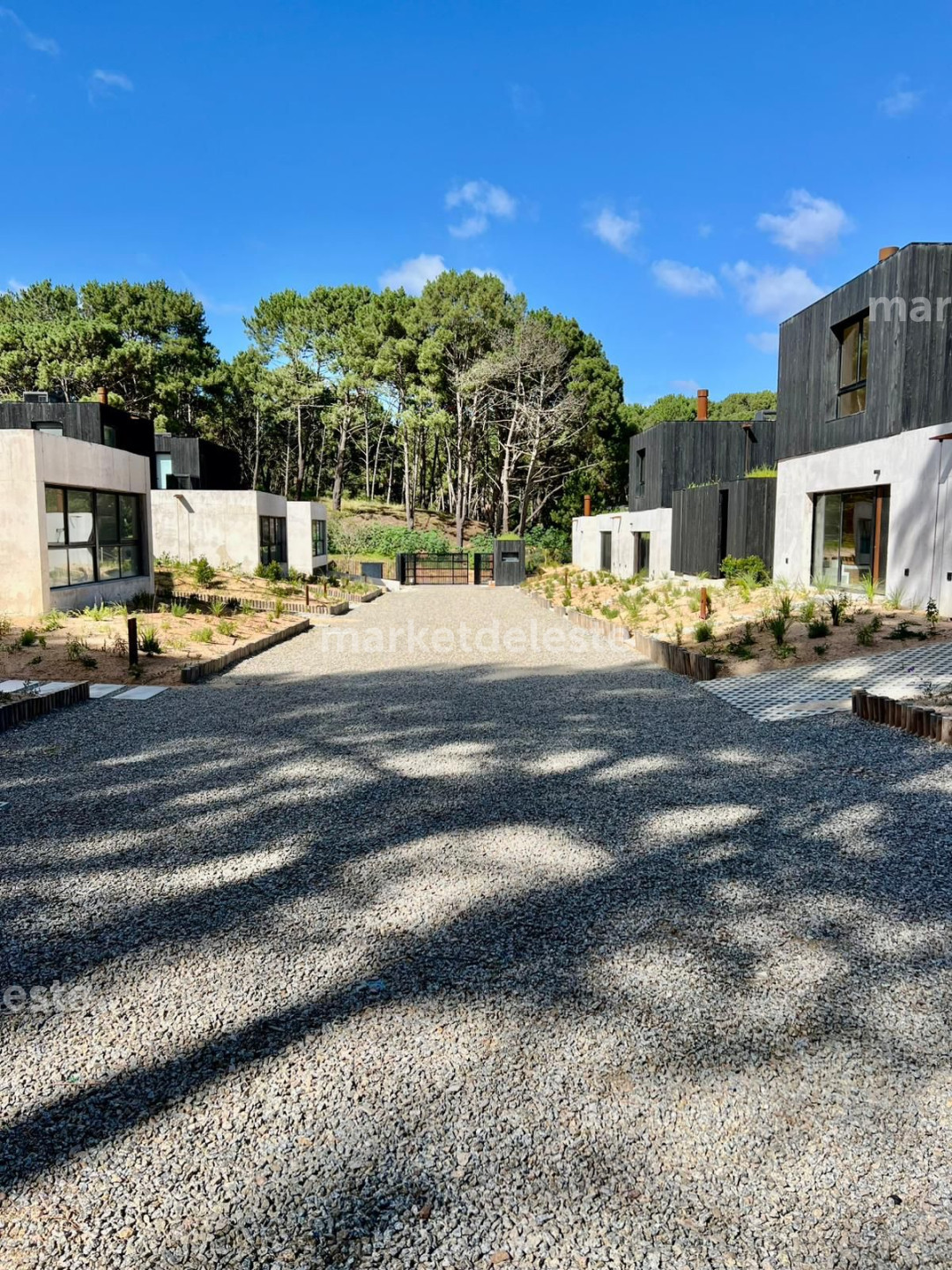 CASA EN CLUB DEL LAGO - MODERNA