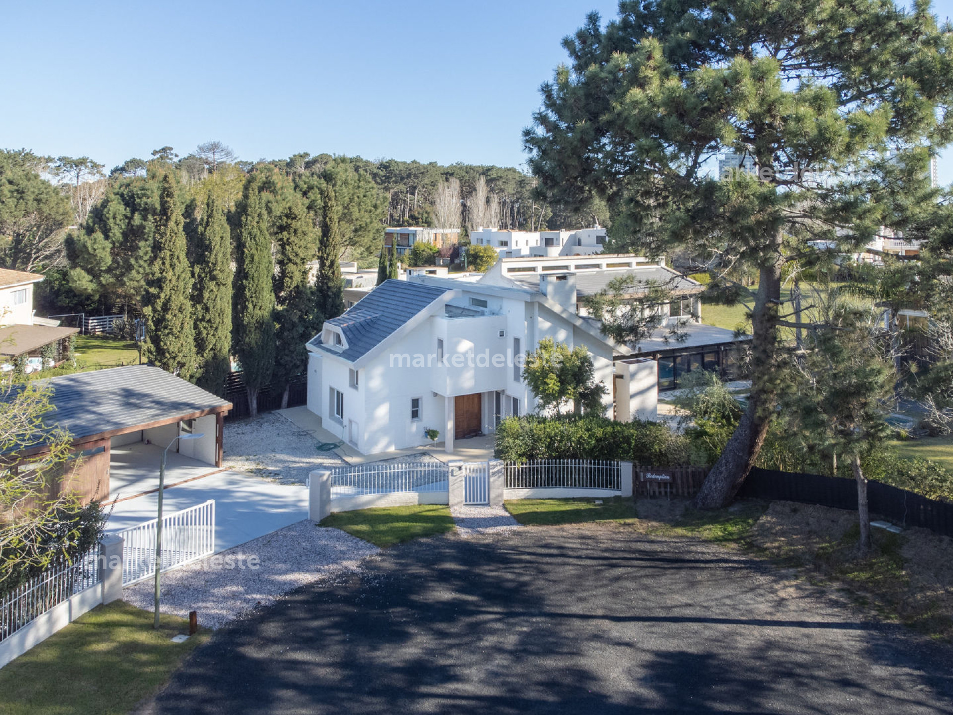 BARRIO PRIVADO PROXIMO COLEGIOS - FINANCIA