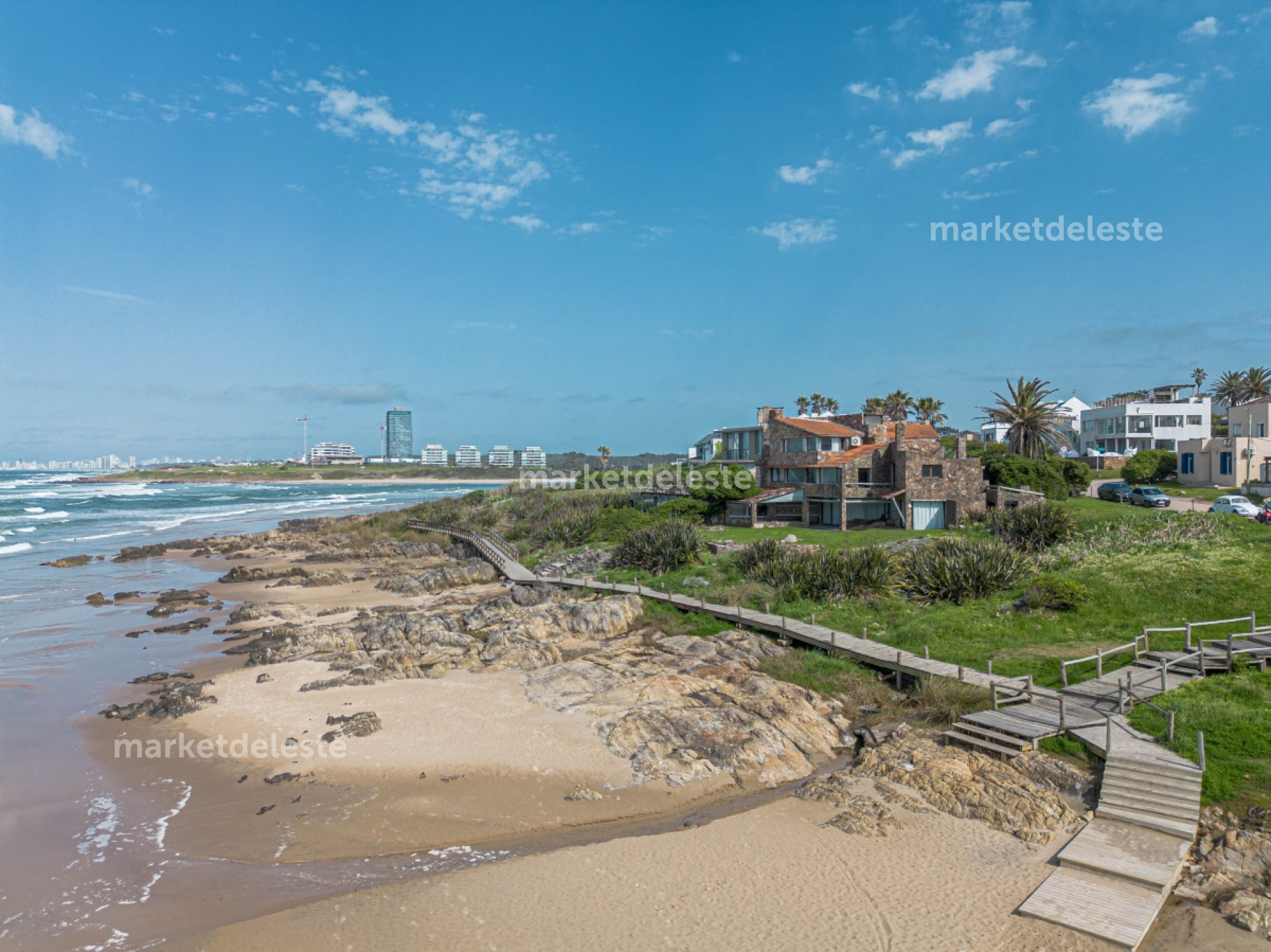 POSTA DEL CANGREJO - SOBRE LA PLAYA