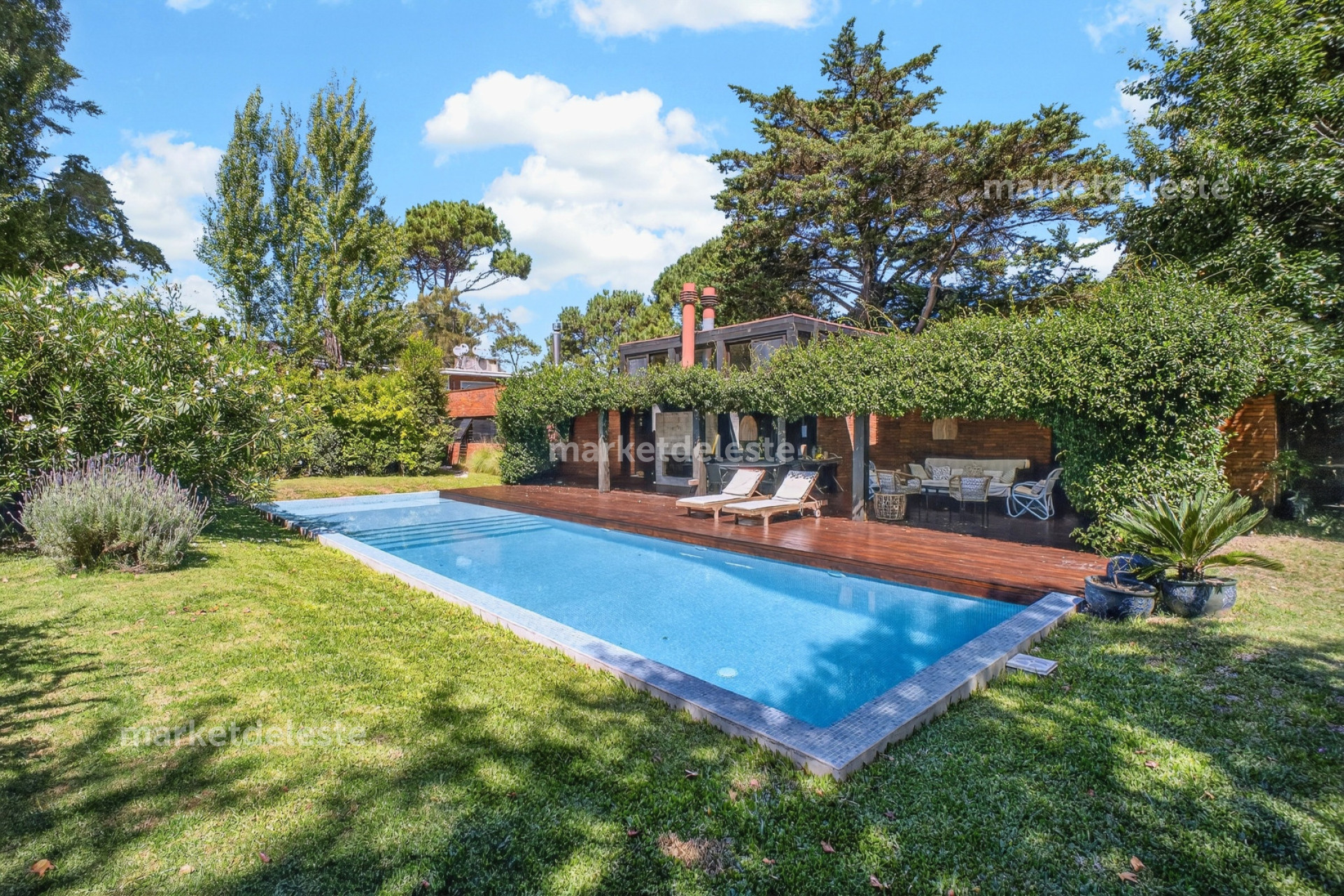 CASA EN SAN RAFAEL - ESTUDIO OBRA PRIMA