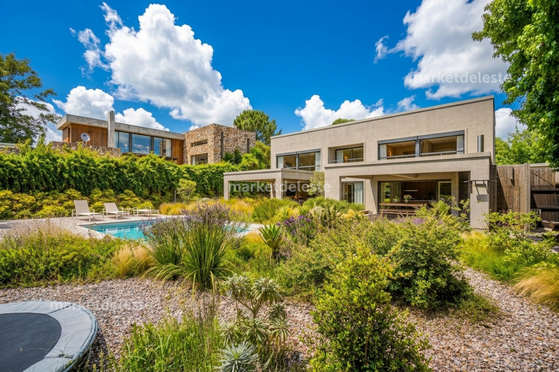 CASA EN LA ARBOLADA - BARRIO PRIVADO PUNTA DEL ESTE