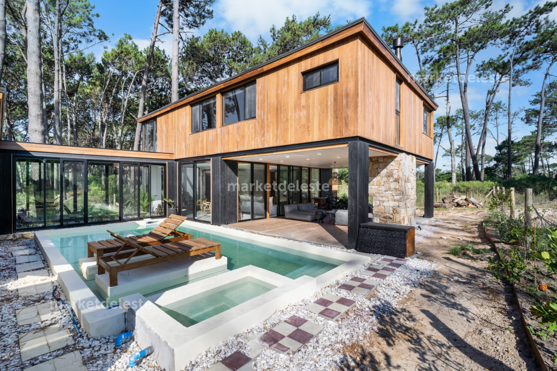 GRAN CASA EN RESREVA MONTOYA