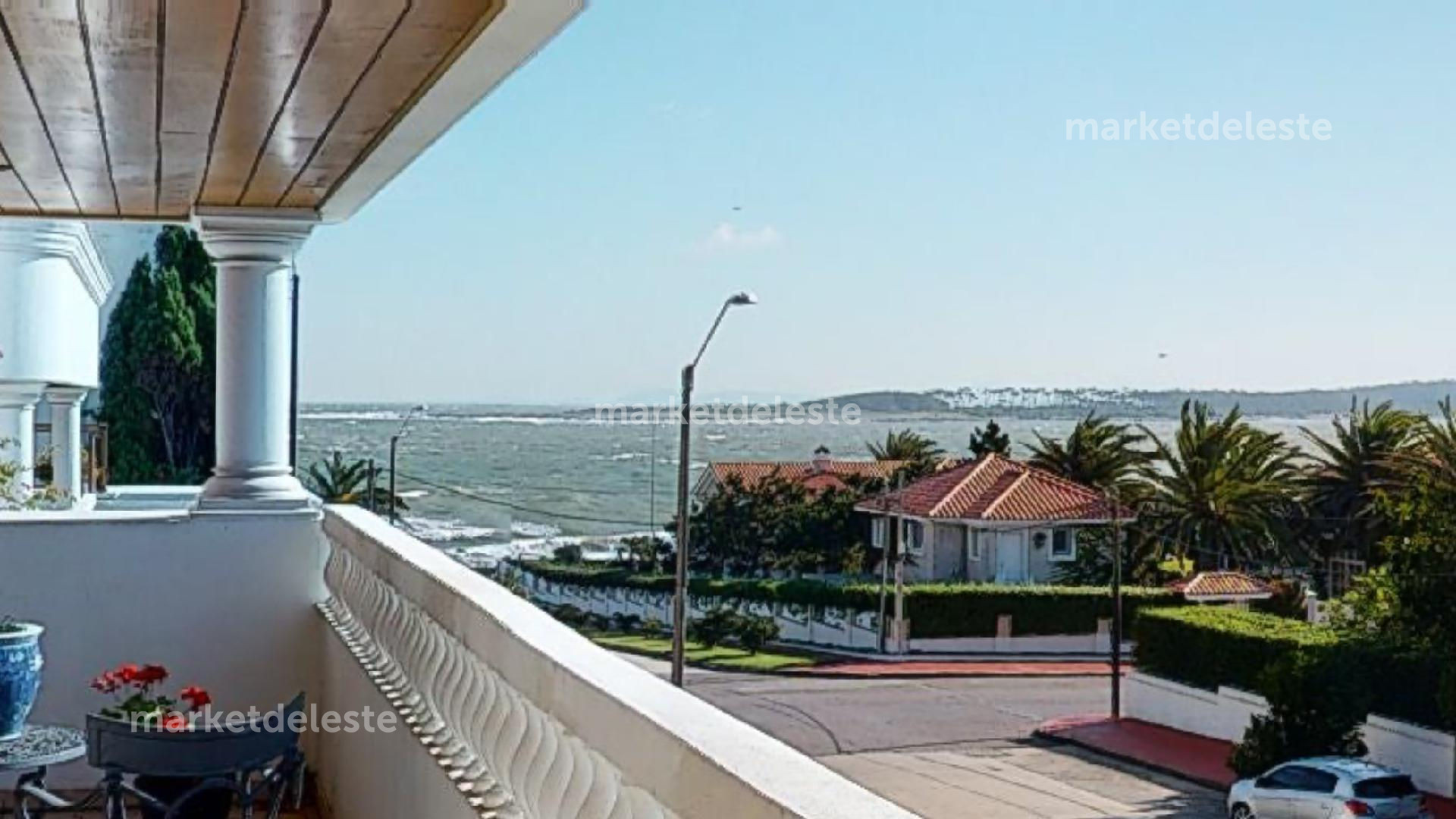 PENINSULA - ESPECTACULAR