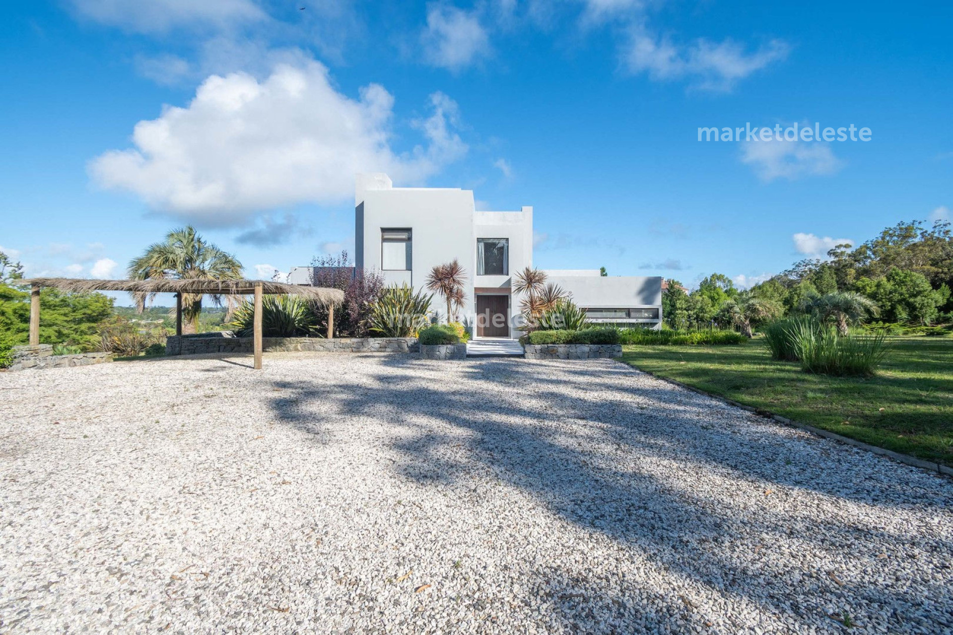 MANANTIALES -BARRIO PRIVADO