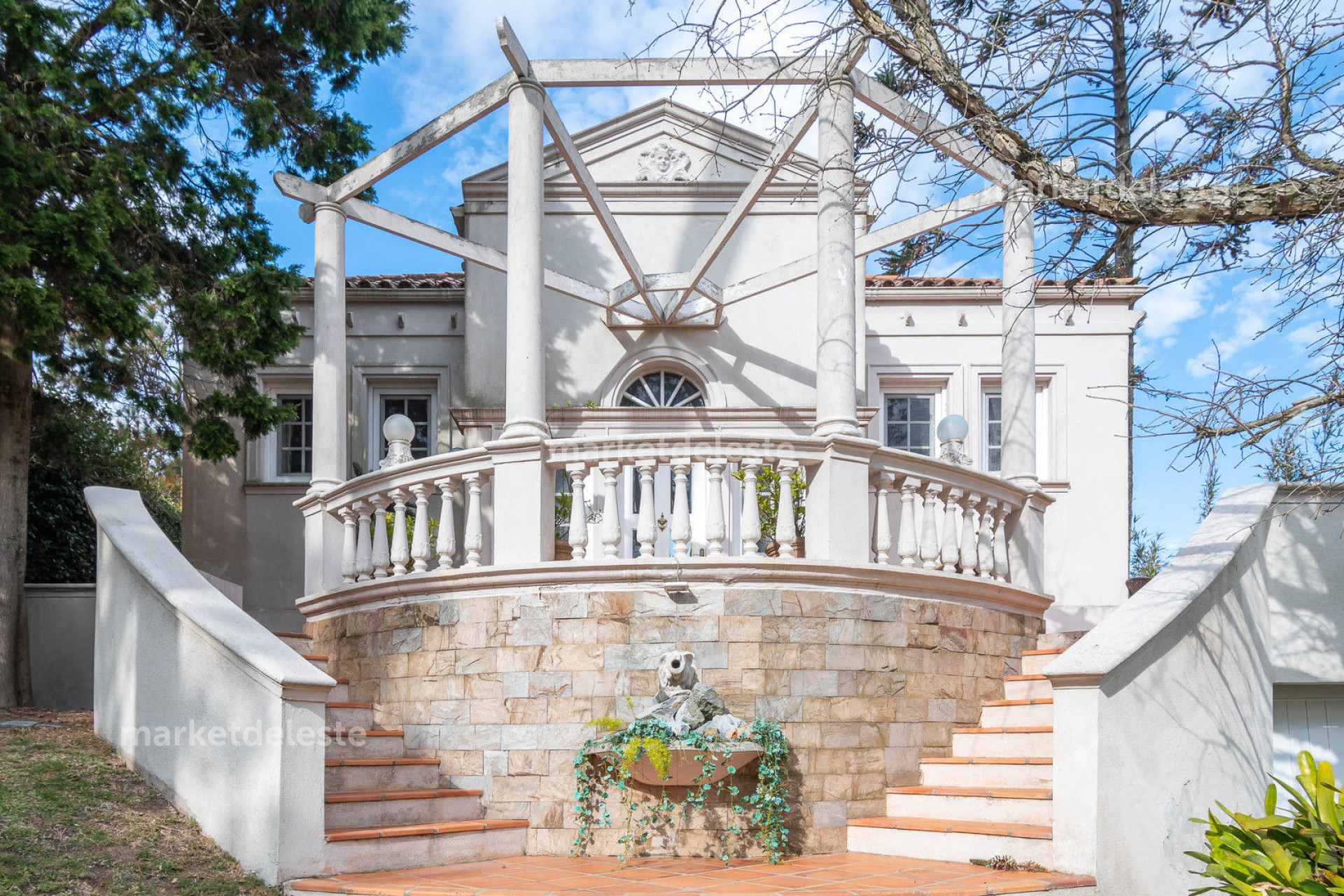 CASA DE 3 DORMITORIOS EN PLAYA MANSA