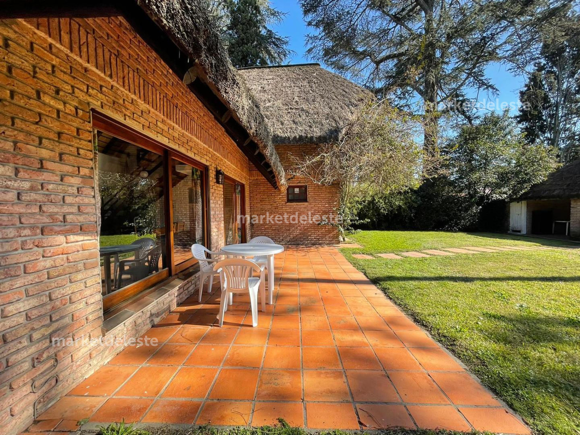 CASA EN BARRIO CANTEGRIL