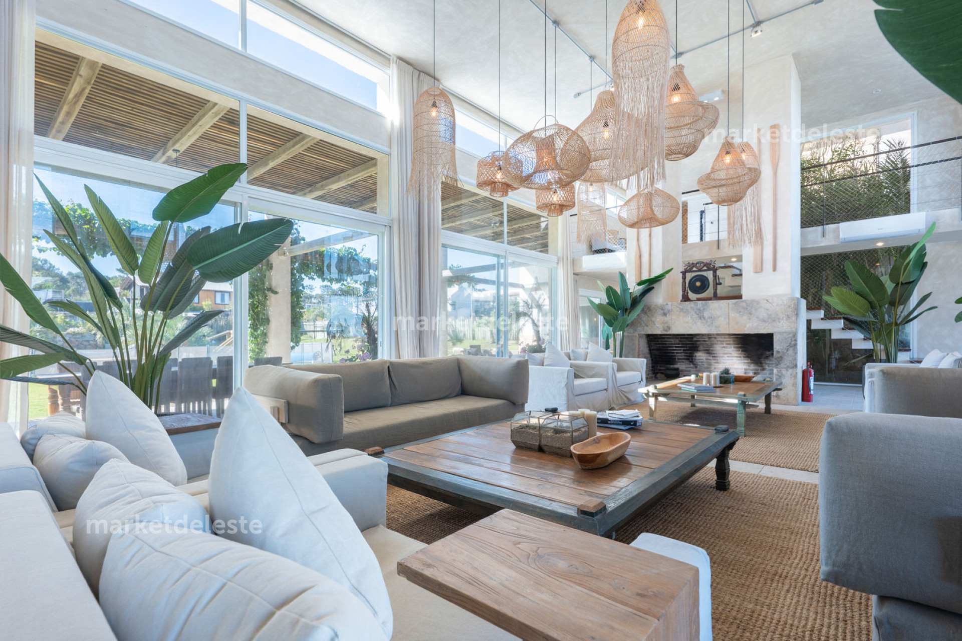 CASA PRIMERA LINEA LA BARRA