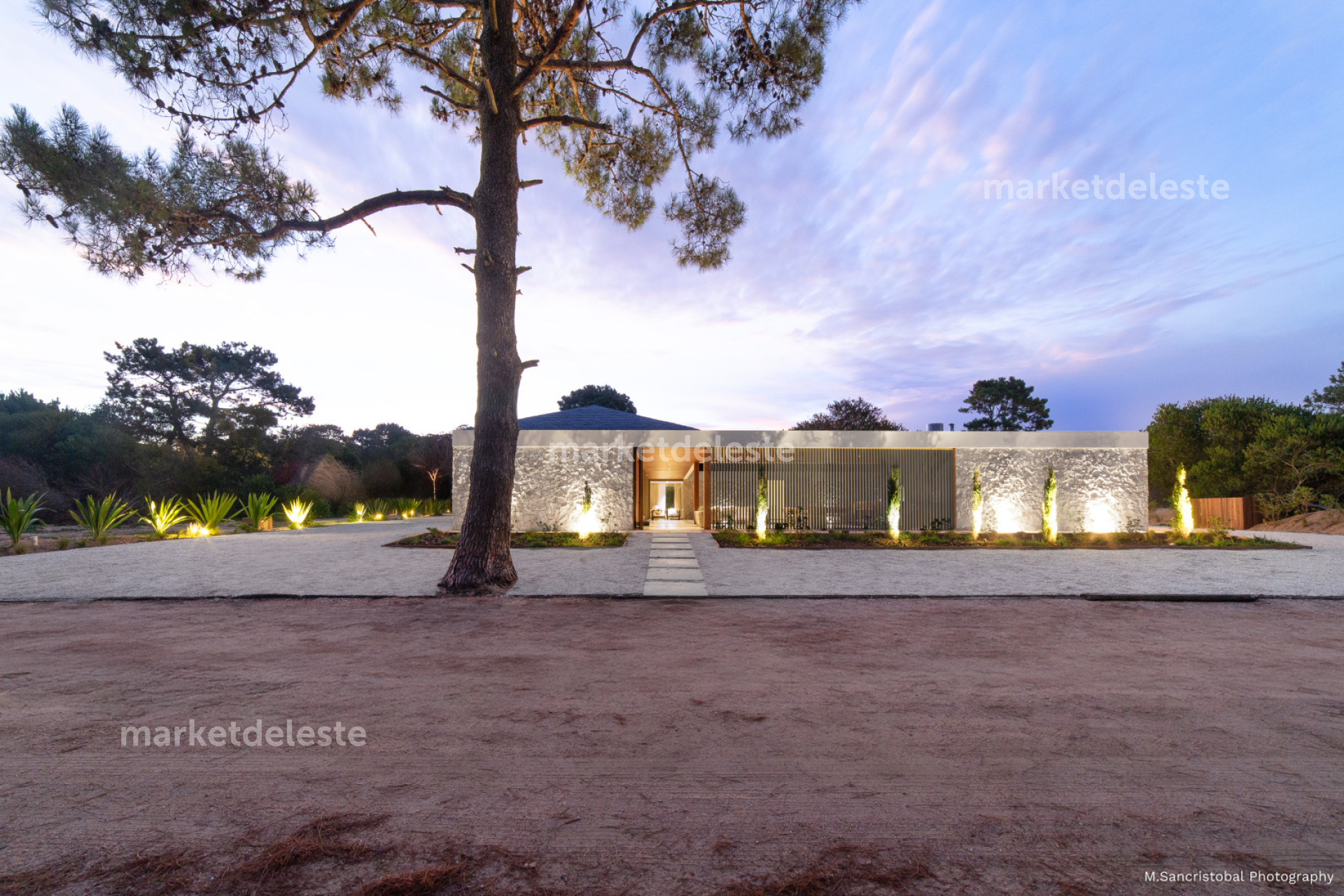 CASA EN JOSE IGNACIO - BARRIO PRIVADO