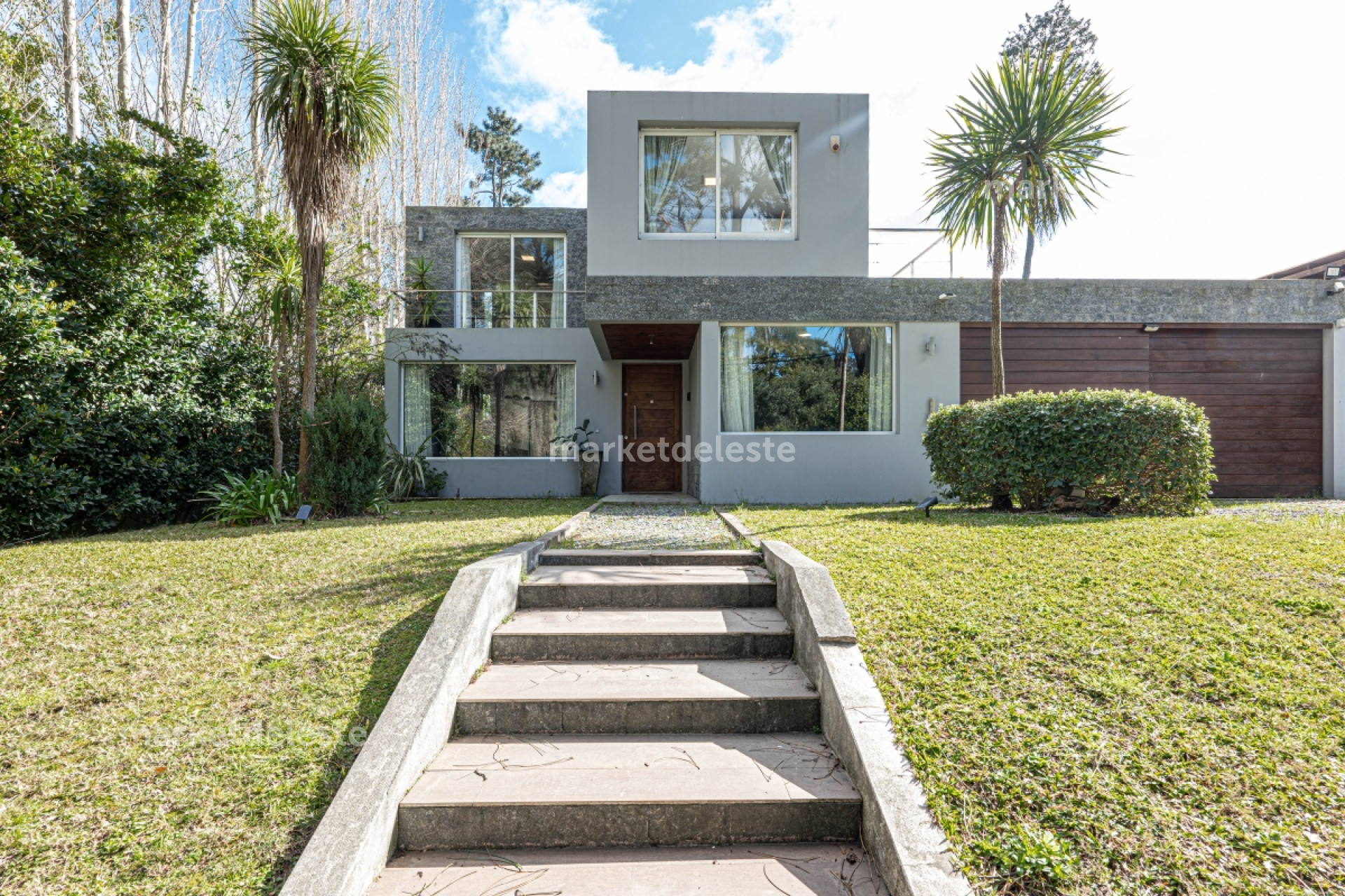 CASA EN PINARES 4 DORMITORIOS