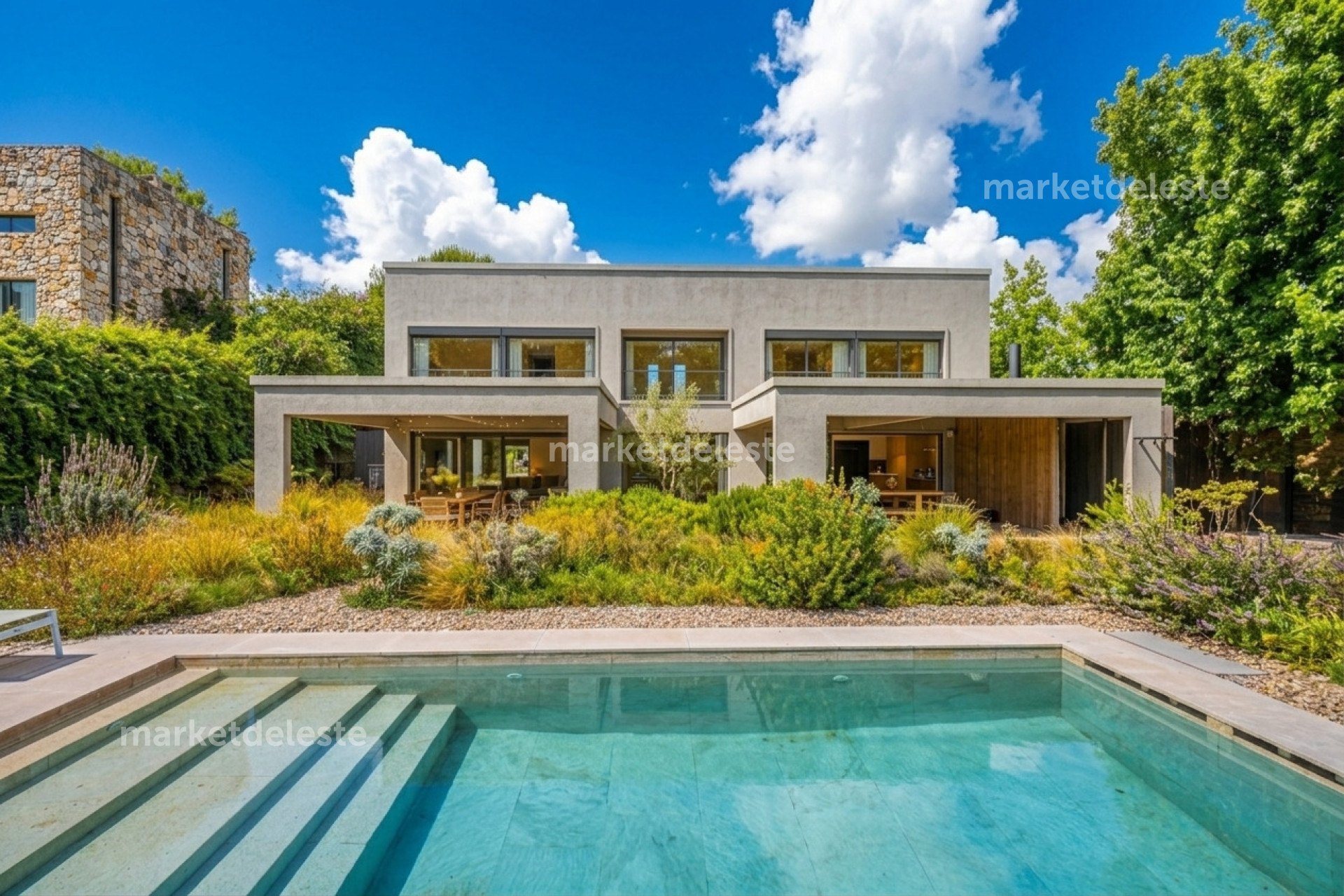 CASA EN LA ARBOLADA - BARRIO PRIVADO PUNTA DEL ESTE