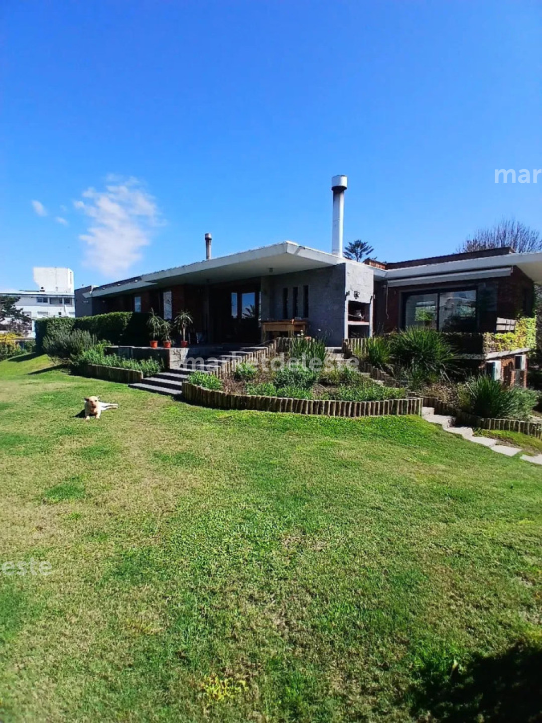 CASA EN MANSA A UNA CUADRA DEL MAR