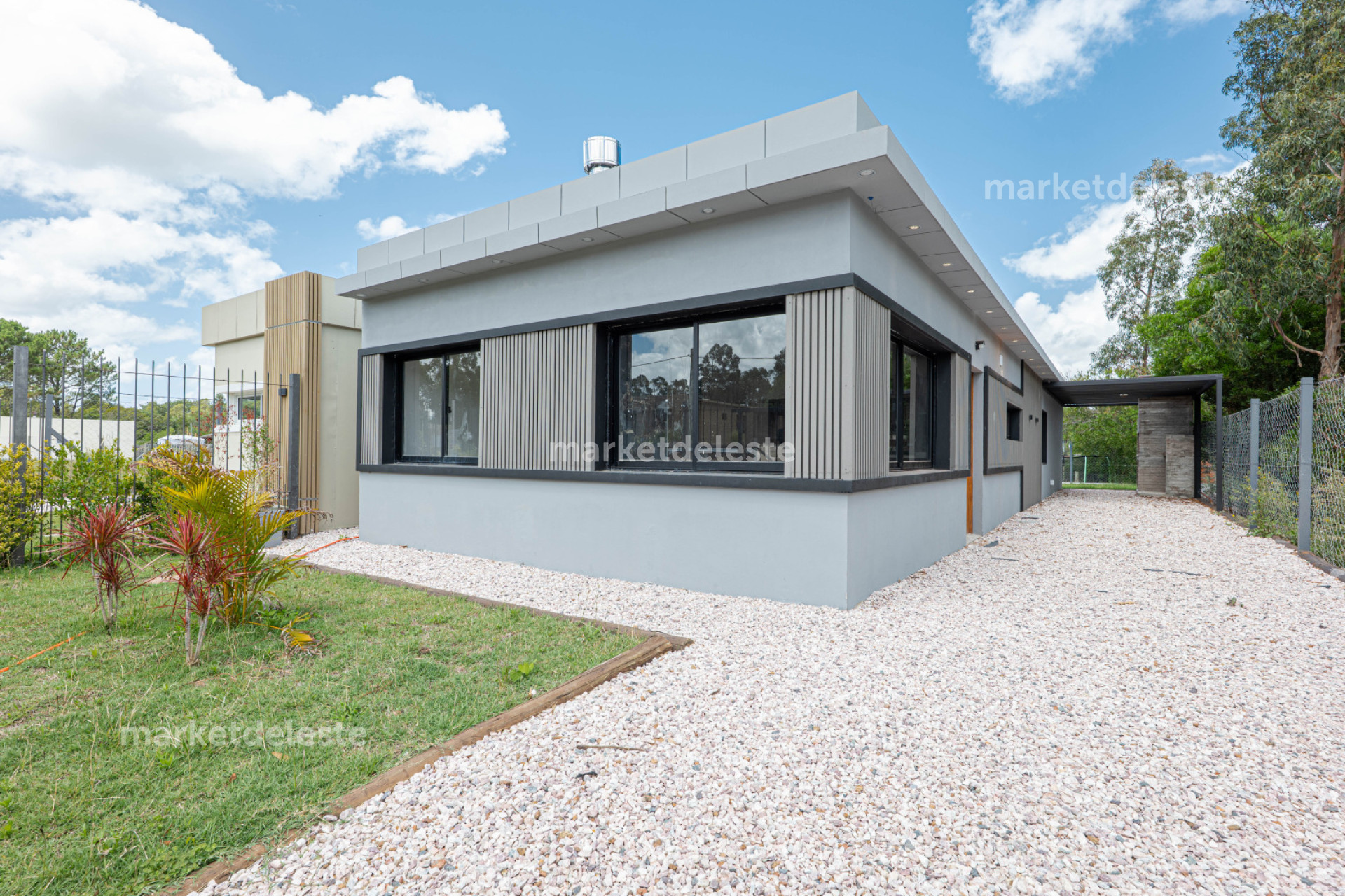 CASA PH EN MEDANOS - 3 DORMITORIOS