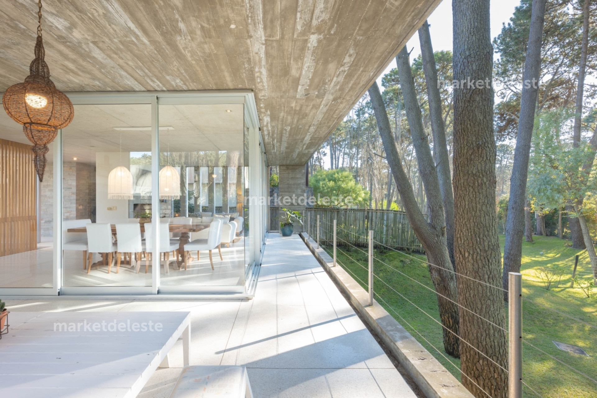 CASA EN BARRIO PRIVADO - PLAYA BRAVA