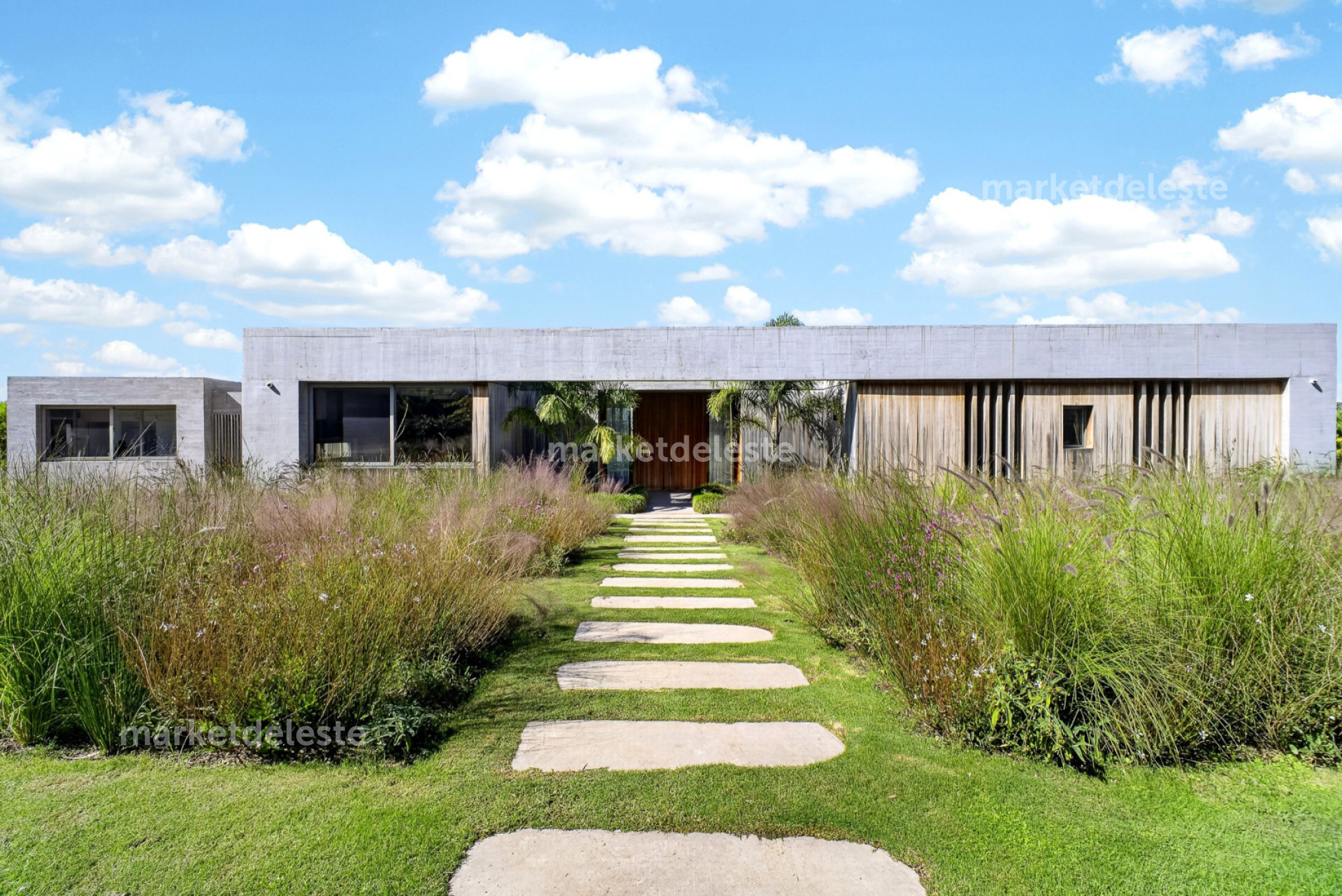 VILLA UNICA EN FASANO - EN VENTA