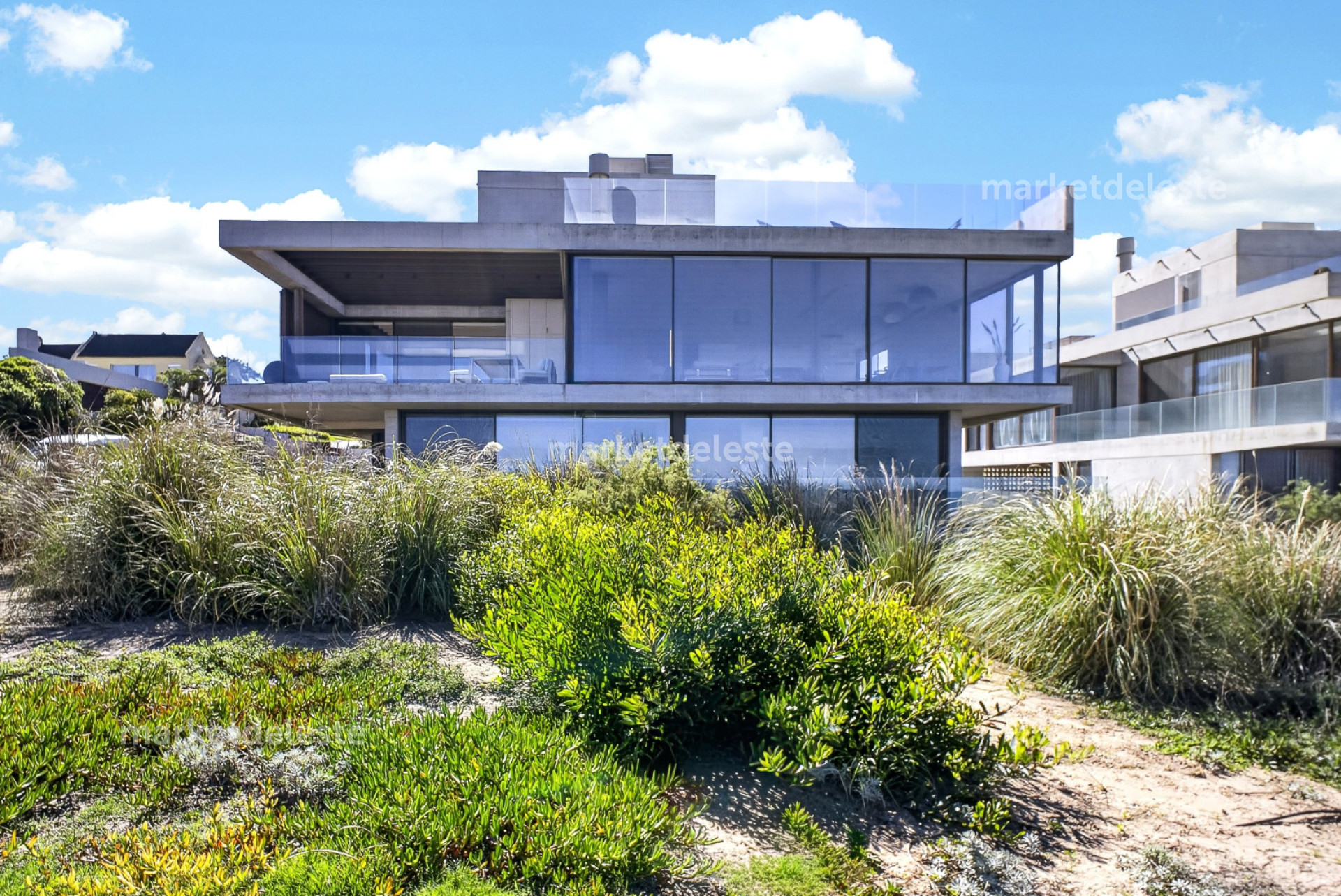 MONTOYA SOBRE EL MAR - EN ALQUILER