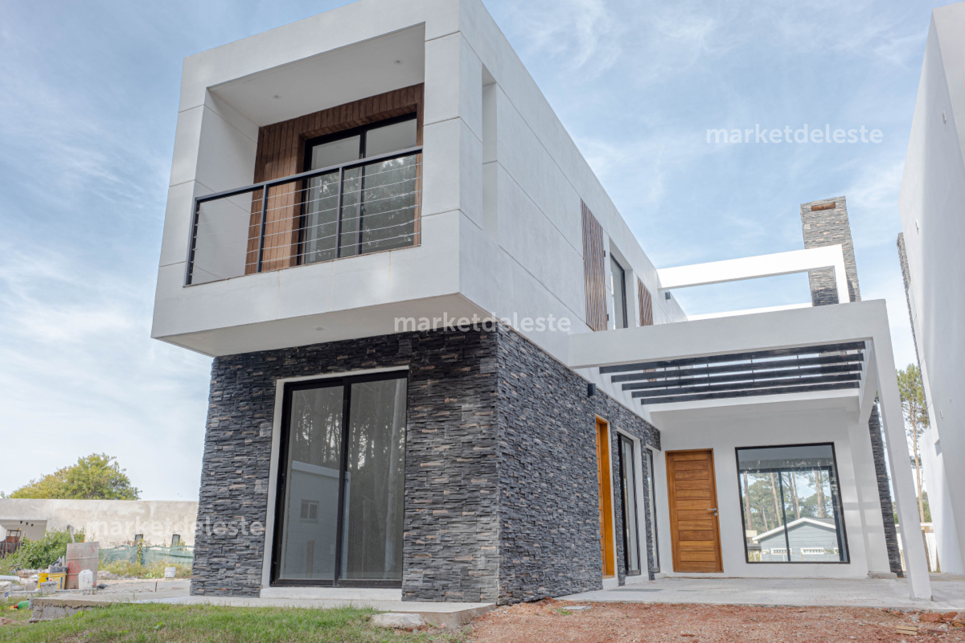 CASA A ESTRENAR EN PARQUE BURNETT