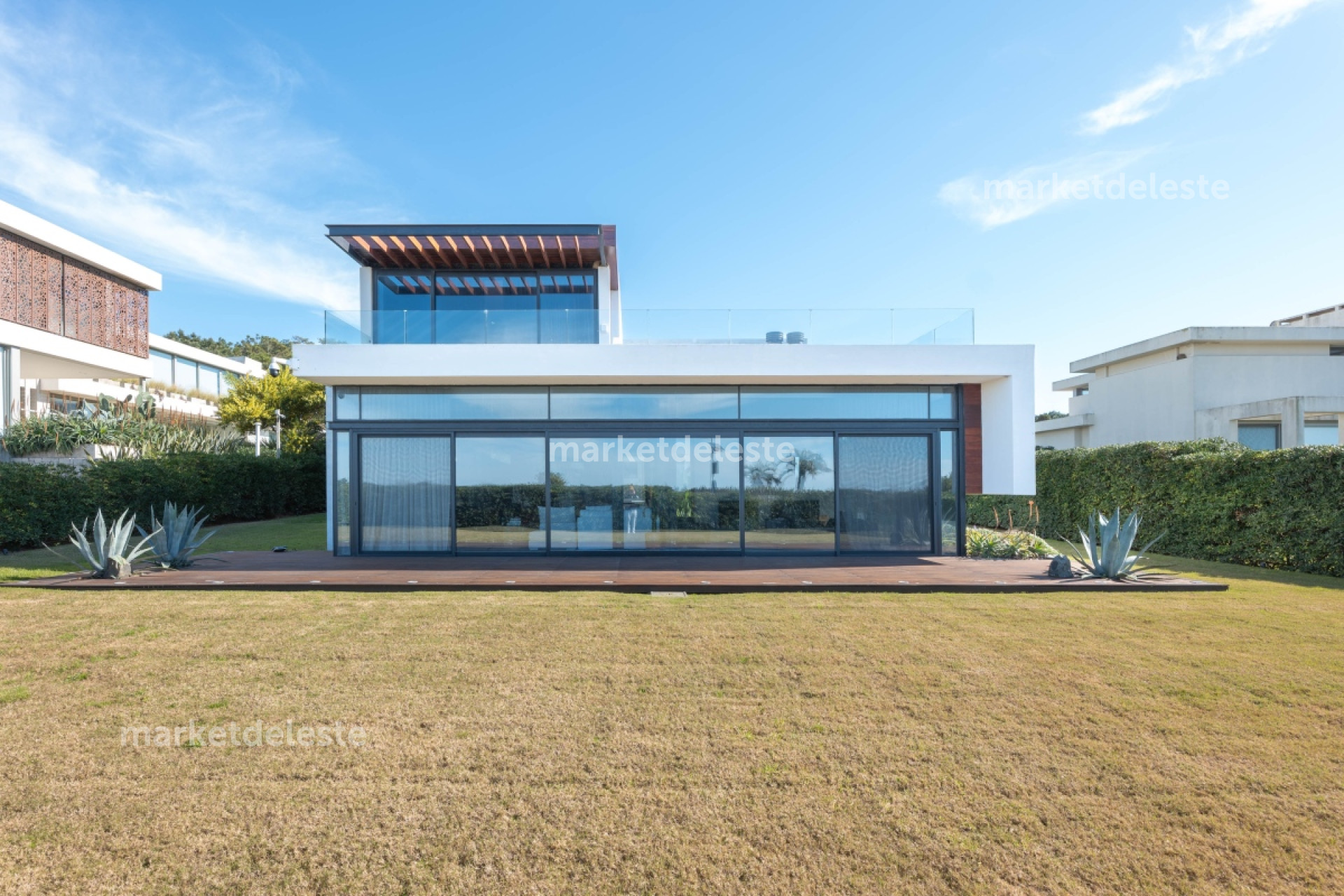 LAGUNA BLANCA CASA PRIMERA LINEA