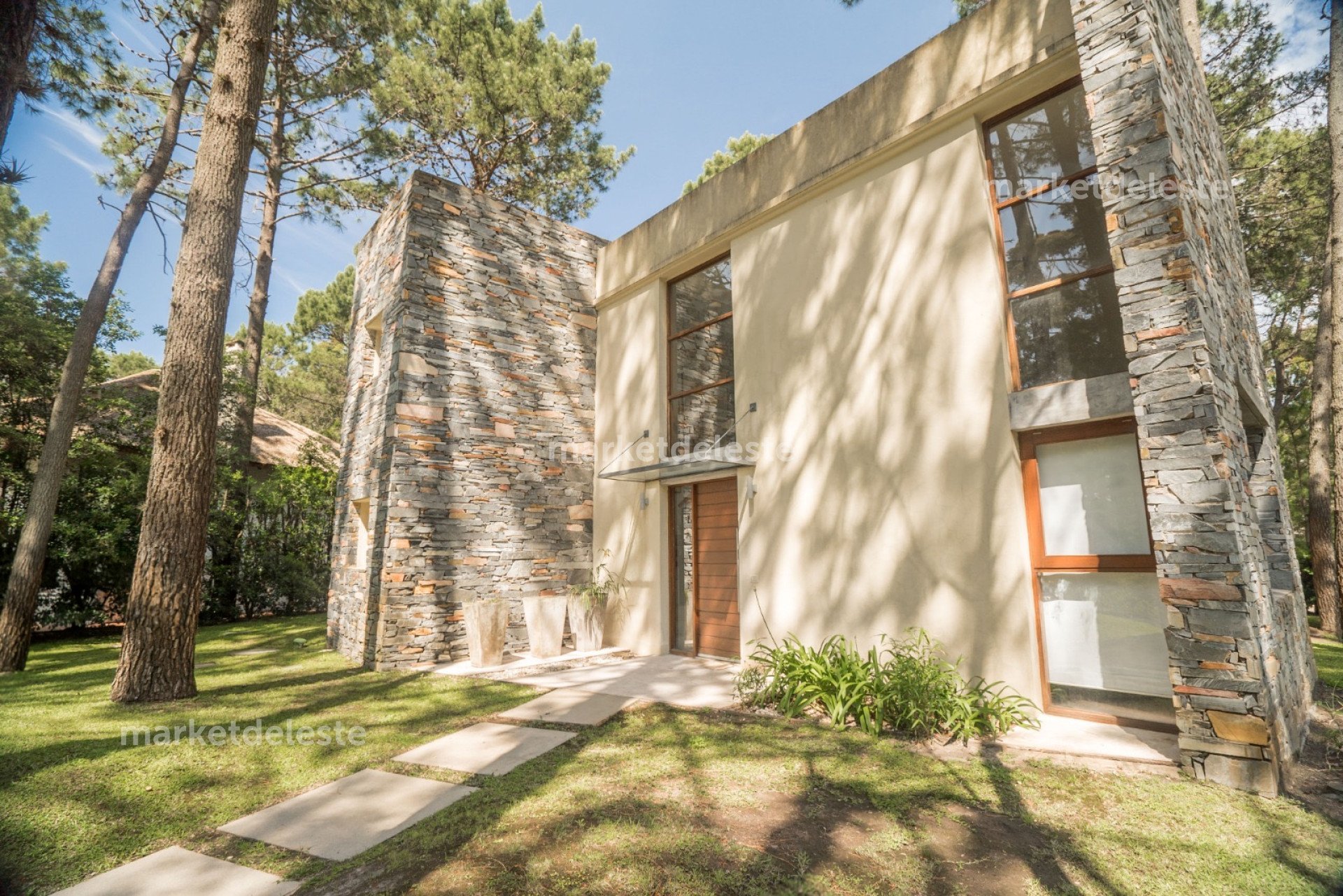 CASA EN VENTA EN SOLANAS