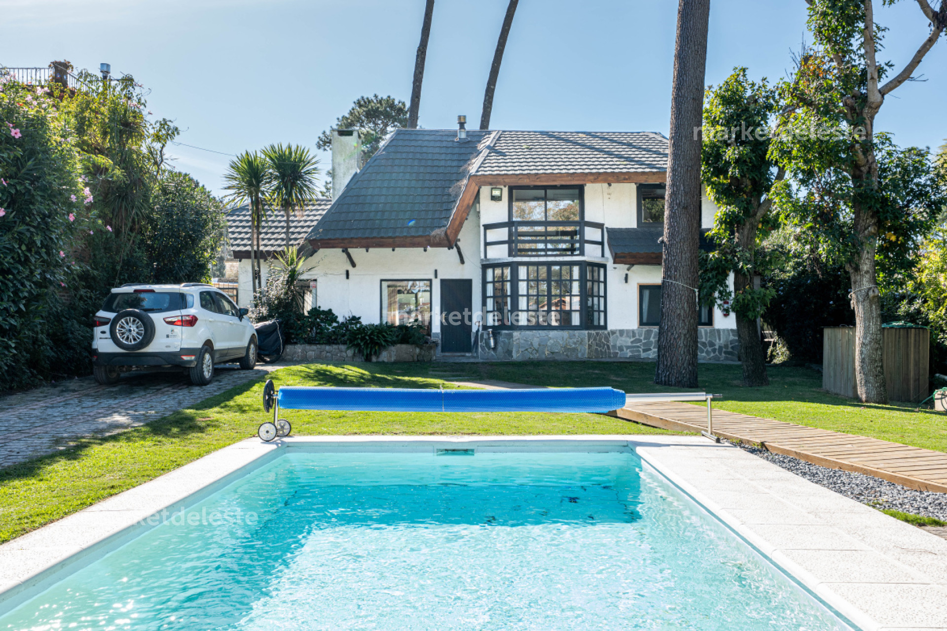 CASA EN PINARES - 4 DORMS