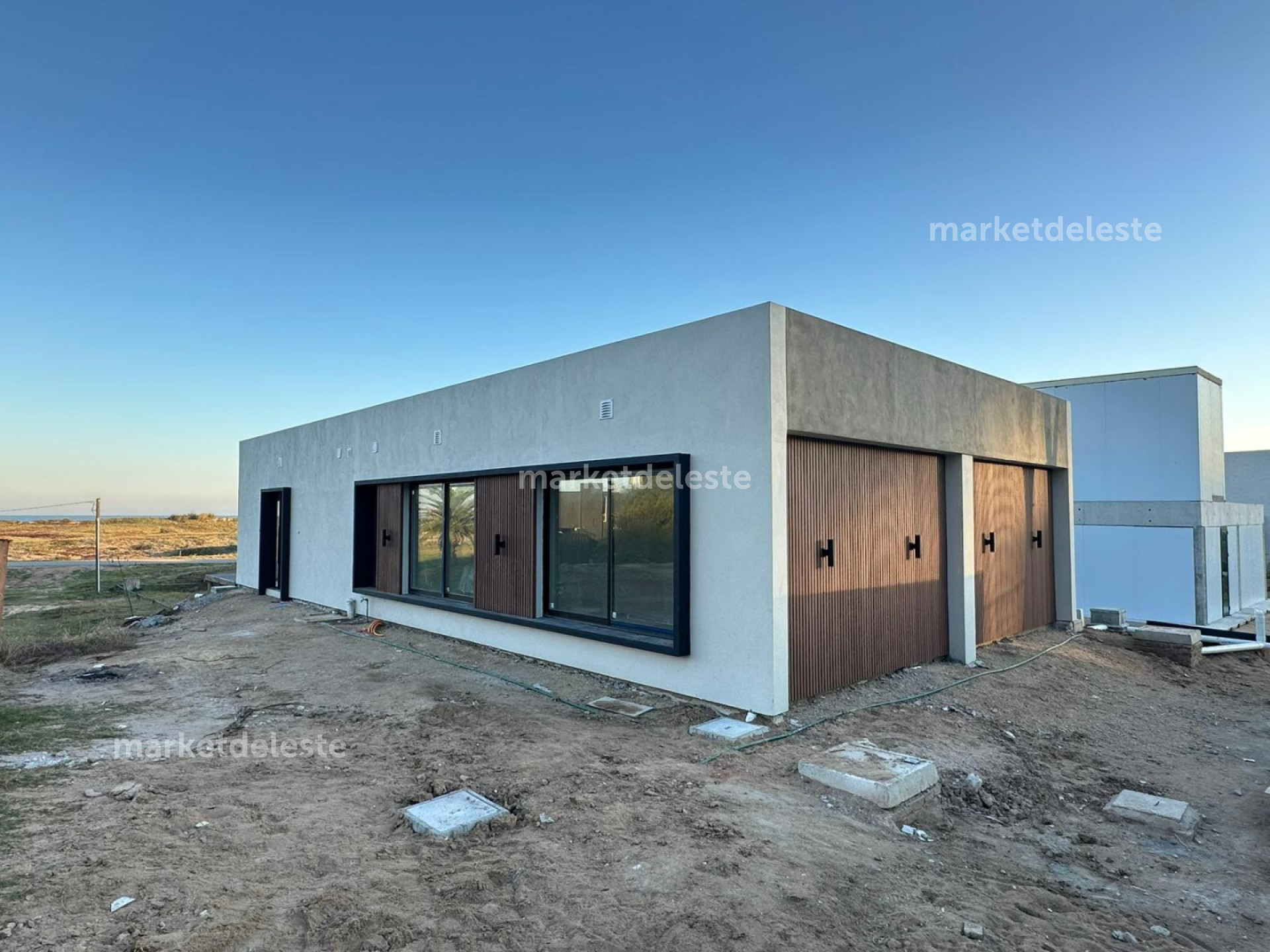 CASA EN VENTA A 100M DEL MAR