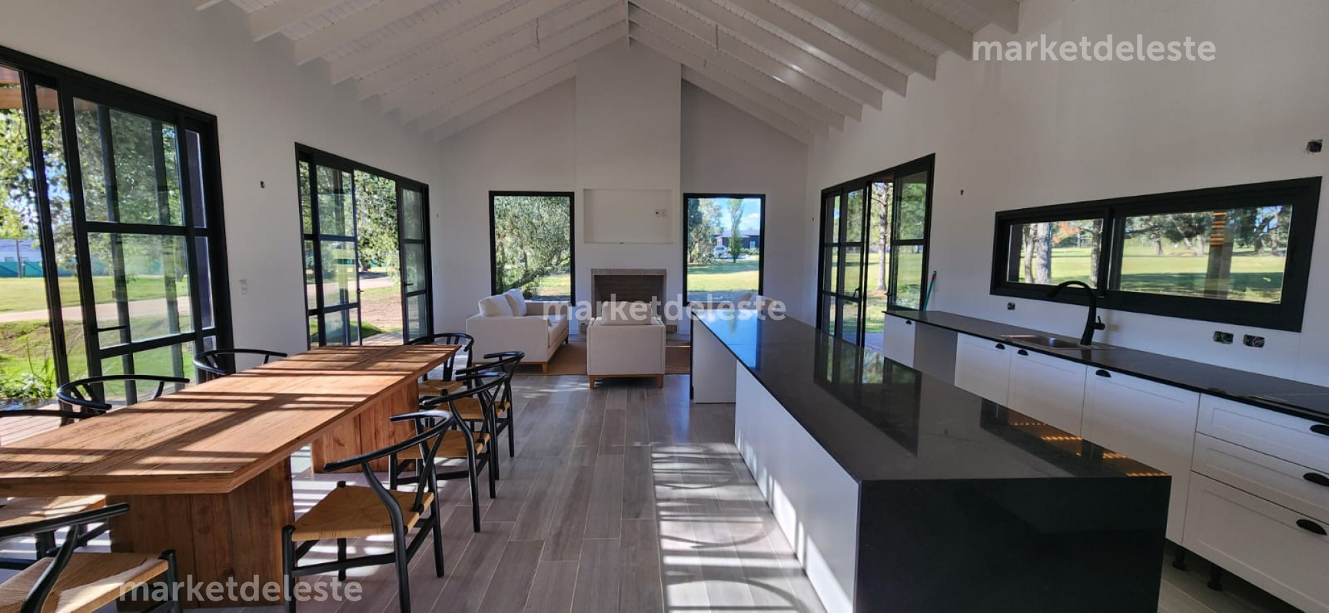 CASA A ESTRENAR EN BARRIO DON MIGUEL-LA BARRA