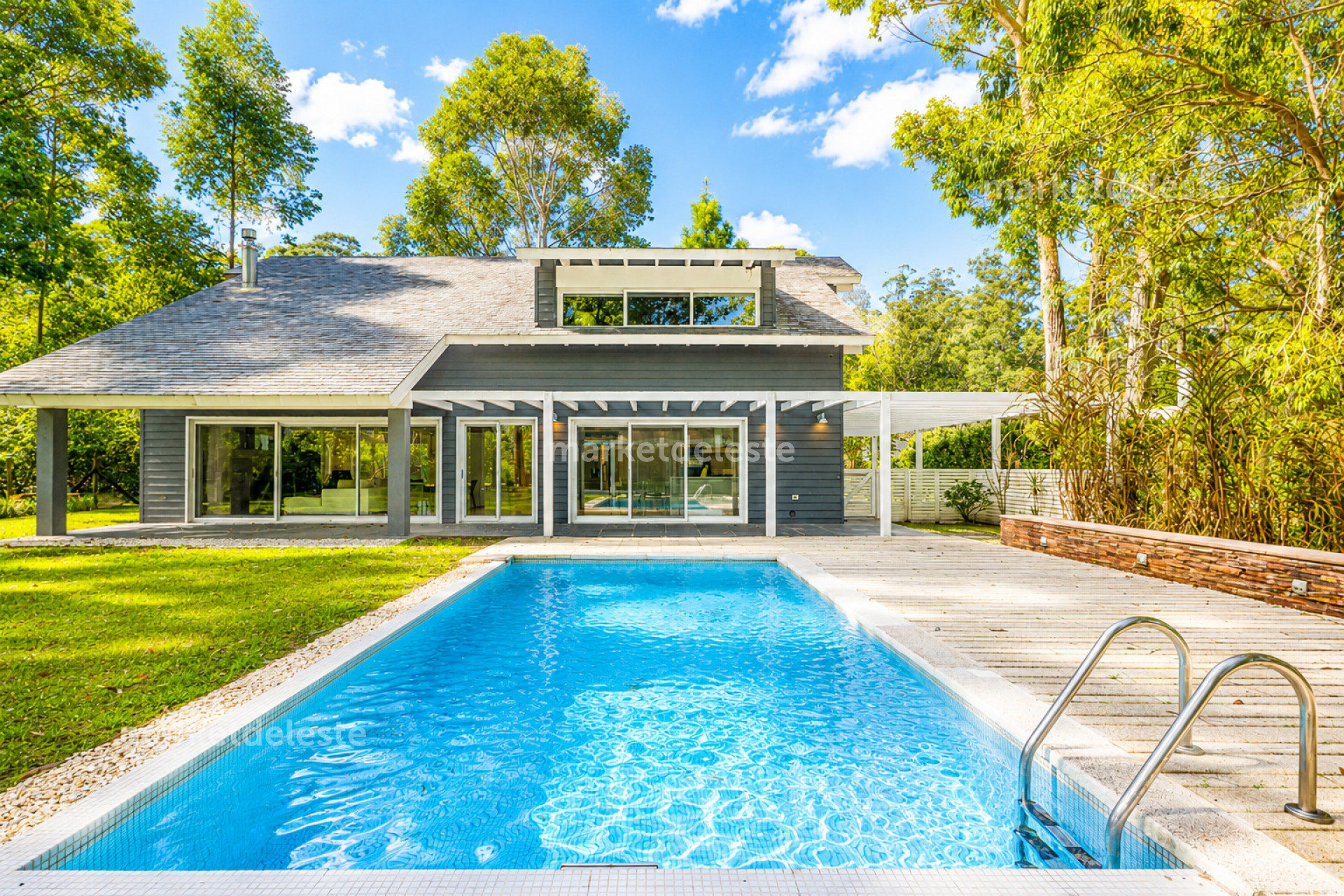 EXCLUSIVA CASA EN DESIGN VILLAGE