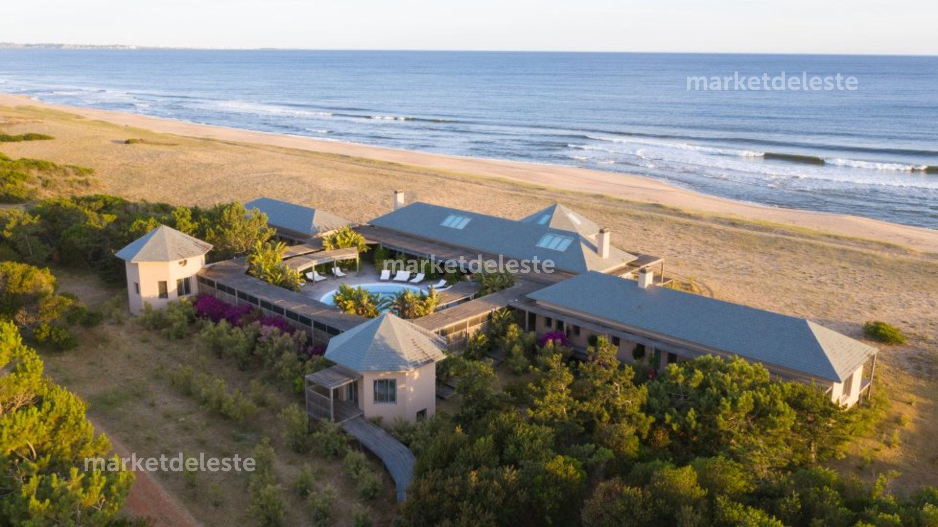 MANSION SOBRE EL MAR