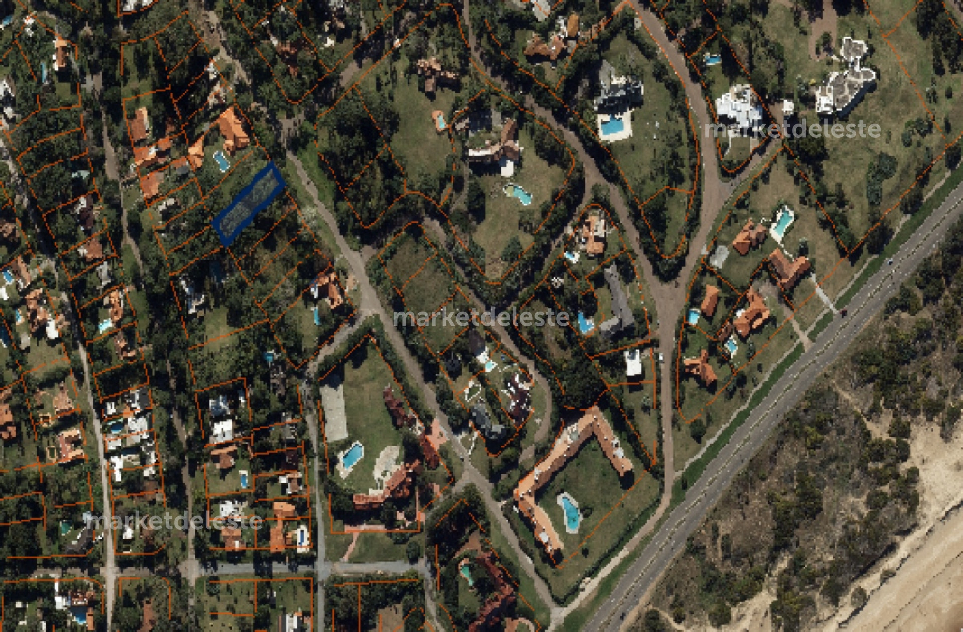 TERRENO A METROS DE PLAYA BRAVA