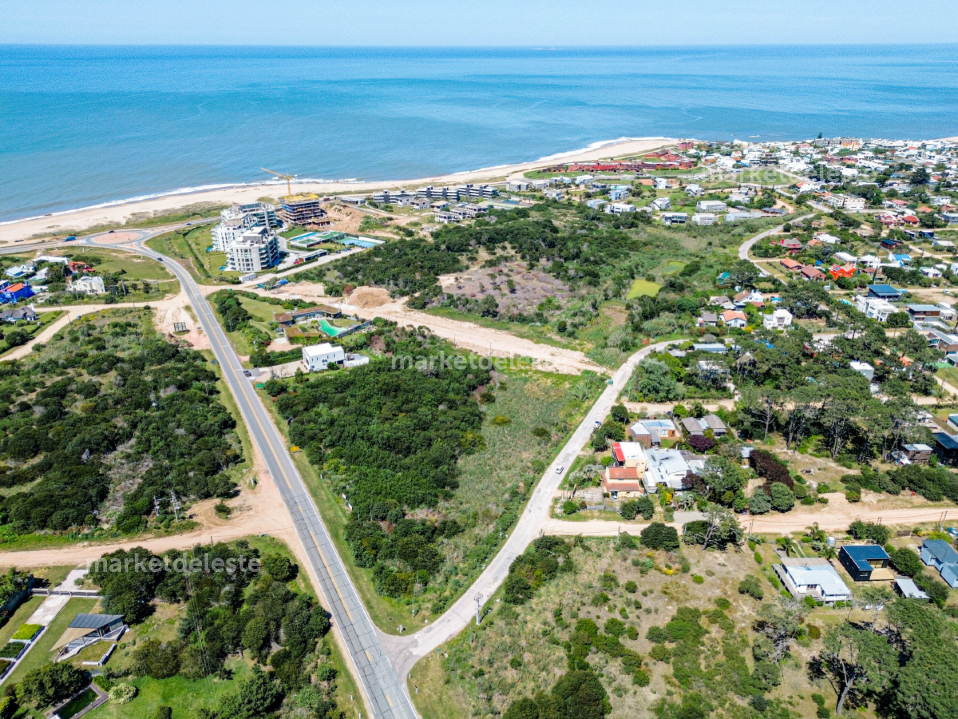 GRAN LOTEO POR RUTA 104 APTO PARA EDIFICIO BAJO