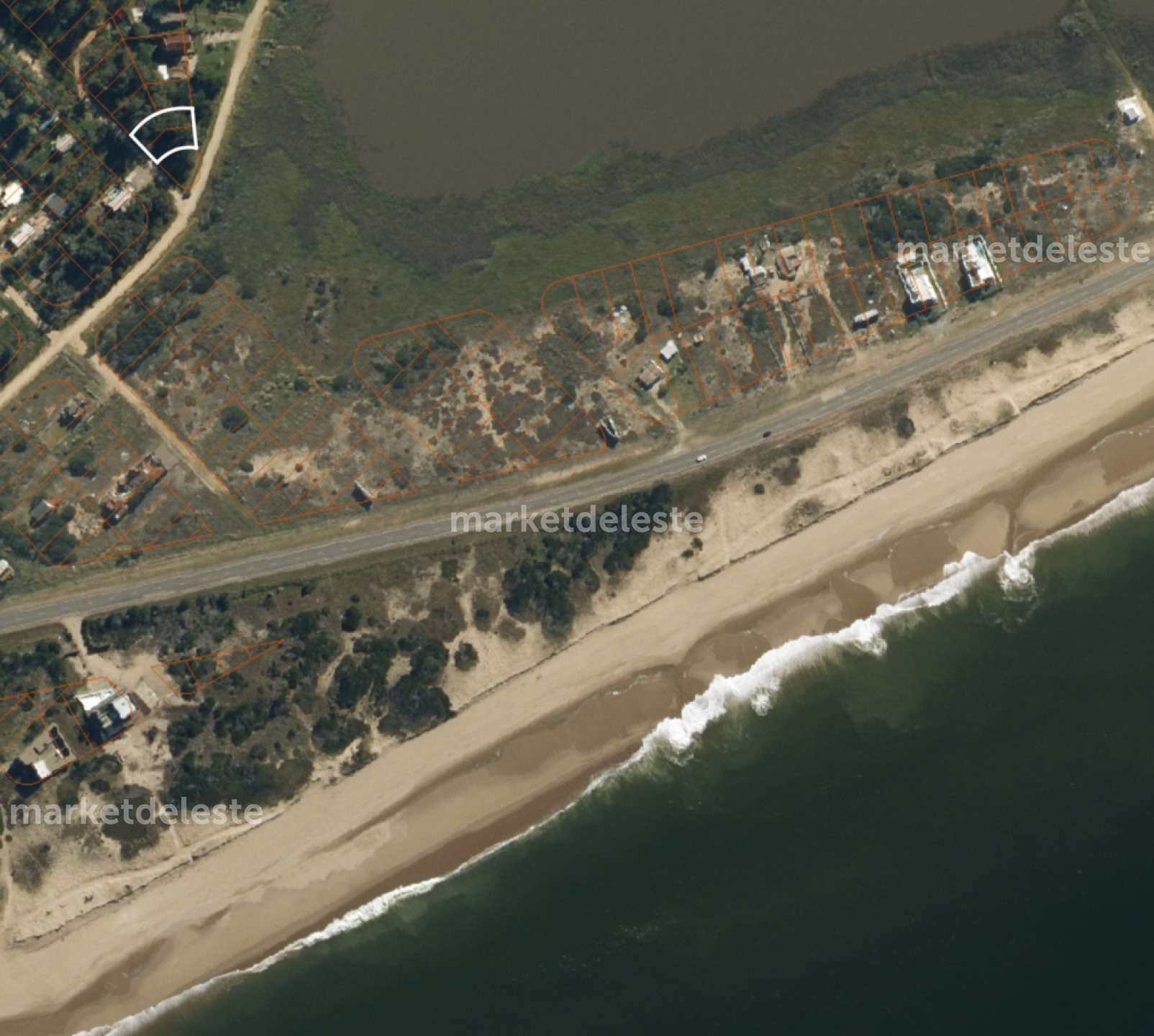 SANTA MÓNICA - TERRENO 585 m2