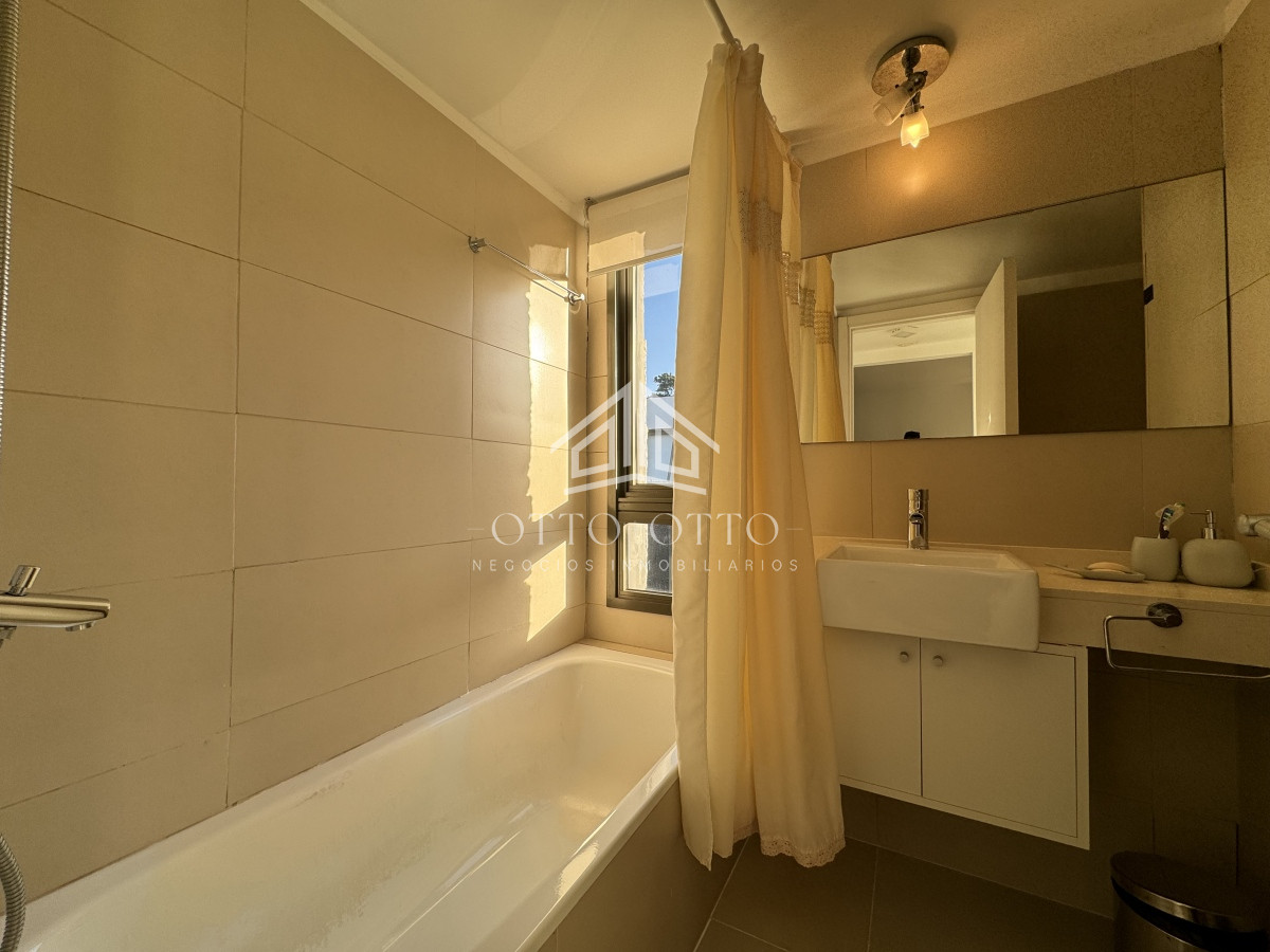 Apartamento en Punta del Este de 2 dormitorios a solo 1000 metros del mar. imagen 5