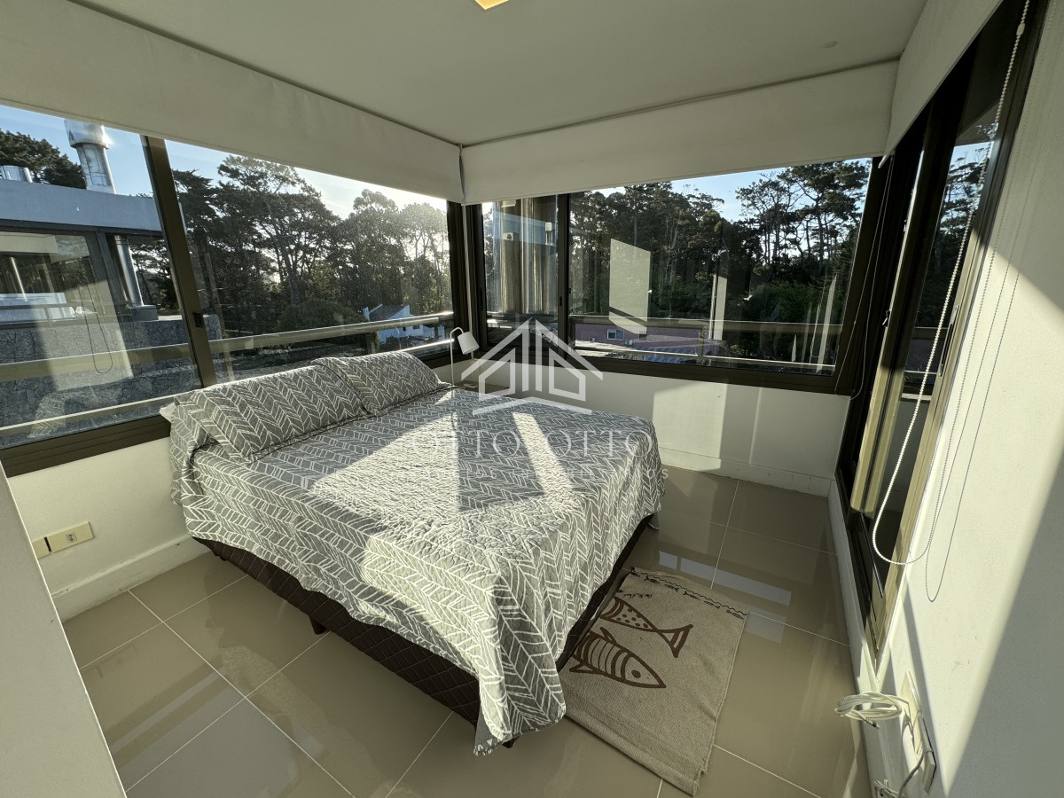 Apartamento en Punta del Este de 2 dormitorios a solo 1000 metros del mar. imagen 4