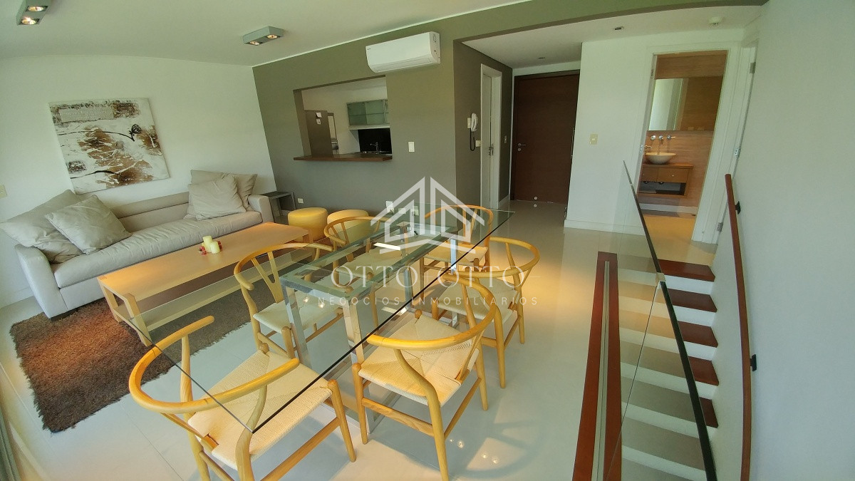 Departamento en complejo de categoría en la zona de Rincon del Indio a pasos del mar. imagen 4