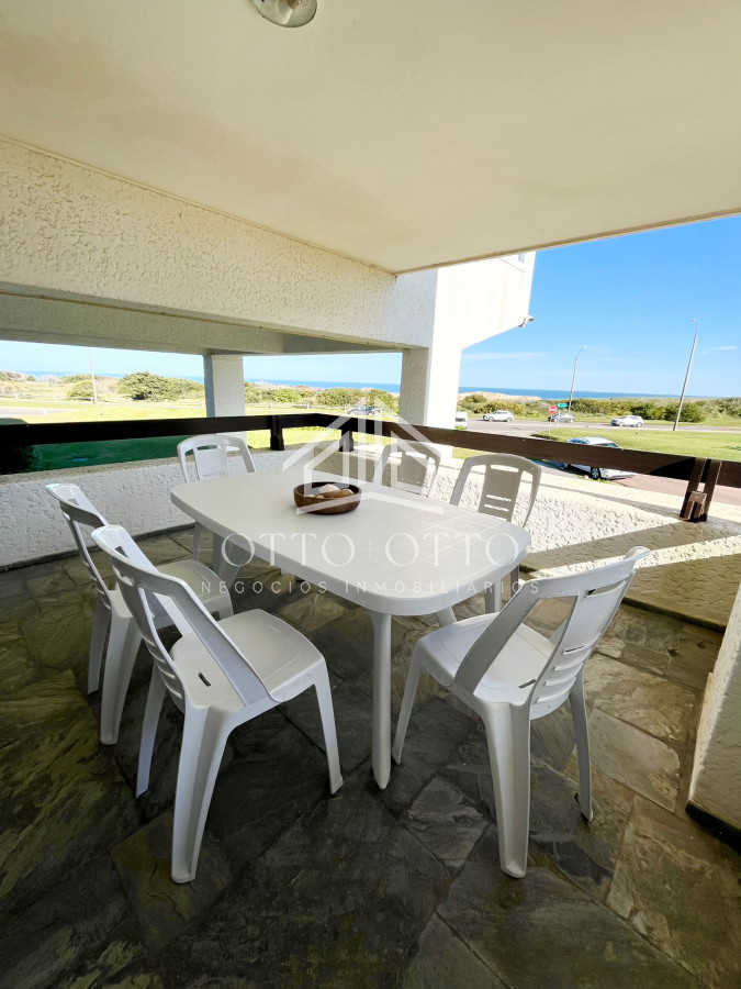 Apartamento en venta primera linea playa brava de 4 dormitorios imagen 3