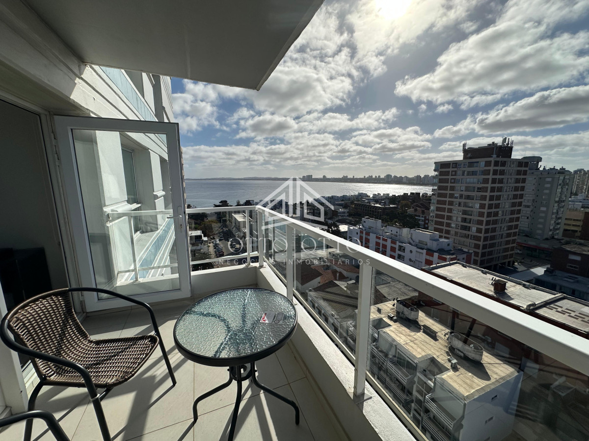 Venta apartamento dos dormitorios punta del este peninsula con garaje