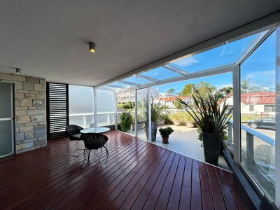 Venta apartamento un dormitorio punta del este edificio Ten Mansa vista al mar