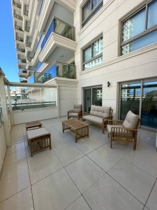 Apartamento Torre Imperiale III Punta del Este con 2 dormitorios en suite.