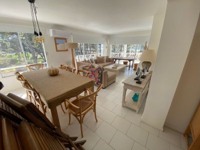 Apartamento de 2 habitaciones en la Brava, Punta del Este.