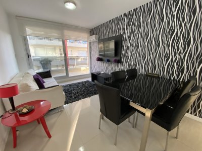 Apartamento en venta, 2 dormitorios, en la Peninsula de Punta del Este!